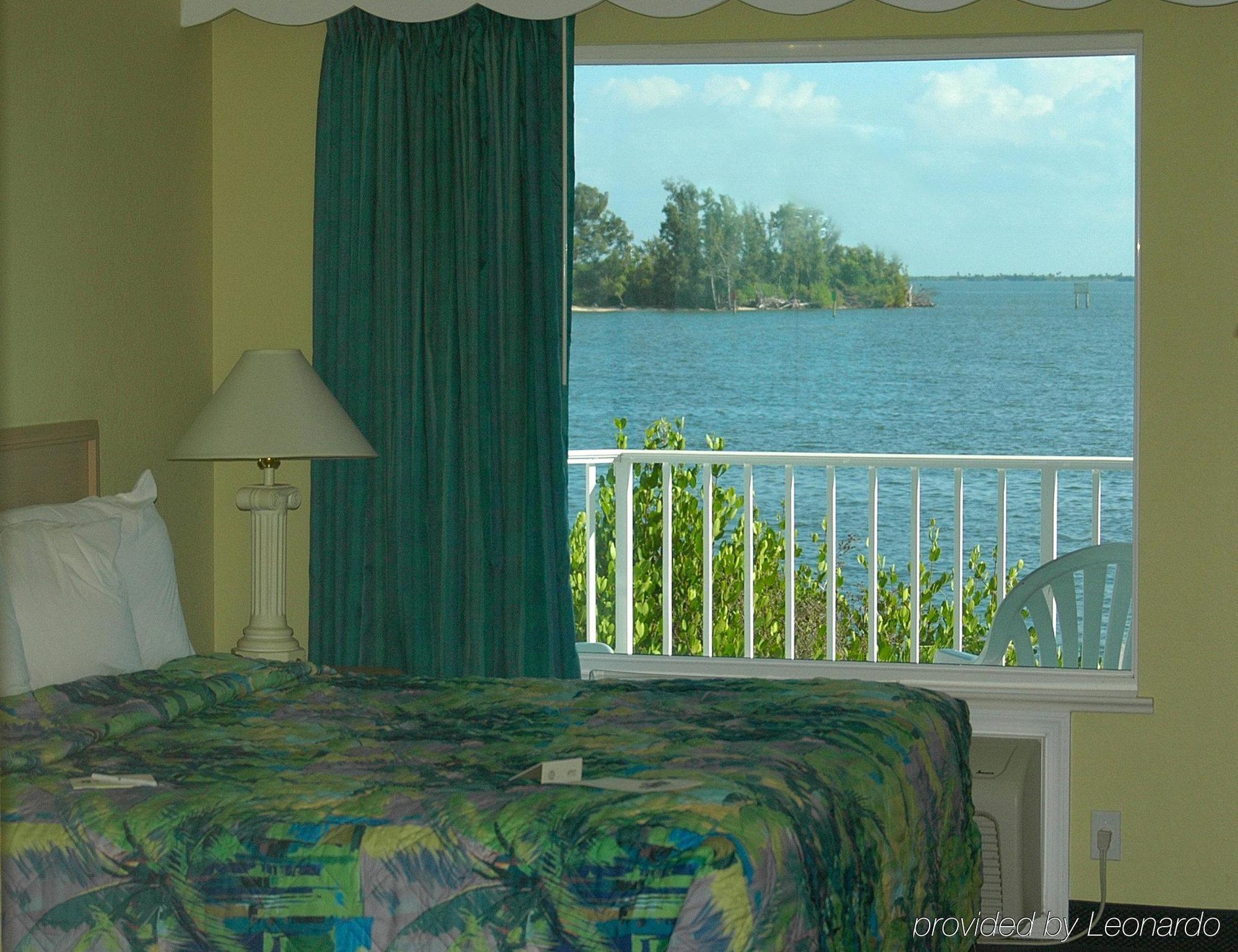 Capt Hirams Resort Sebastian Habitación foto